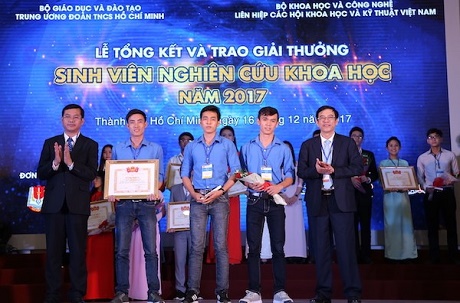 Trao giải sinh viên nghiên cứu khoa học toàn quốc 2017